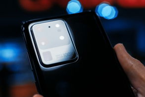 black and white iphone 4